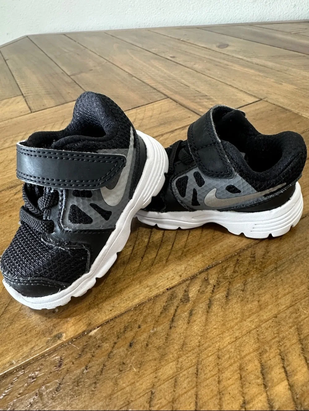 Nike Black and Gray Infant Velcro Sneakers